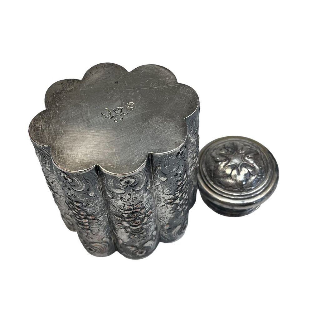 Antique Sheffield 66 Repousse Silver Plate on Copper Scallop Tea Caddy Container - Picture 7 of 7